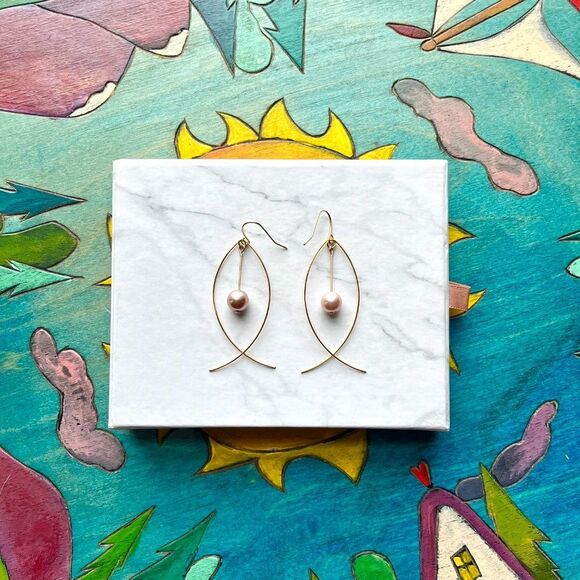 Handmade Gold Fish Earrings with Cream Faux Pearl Bead - Recycled Materials - Picture 4 of 4